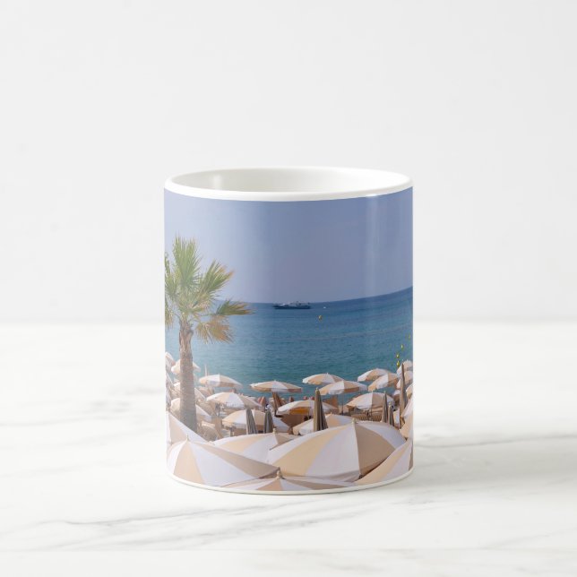 Caneca De Café Parasóis em Cannes, na França (Centro)