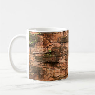 Caneca De Café Parede de tijolo velha quebrada