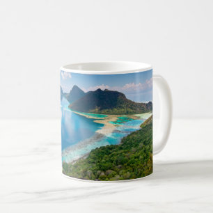 Caneca De Café Parte superior da vista bonita da ilha de Bohey
