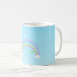 Caneca De Café Pastel Rainbow e flor verde no céu azul