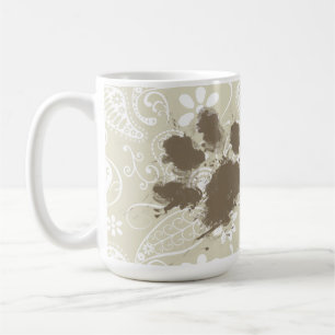 Caneca De Café Pawprint engraçado em Ecru Paisley
