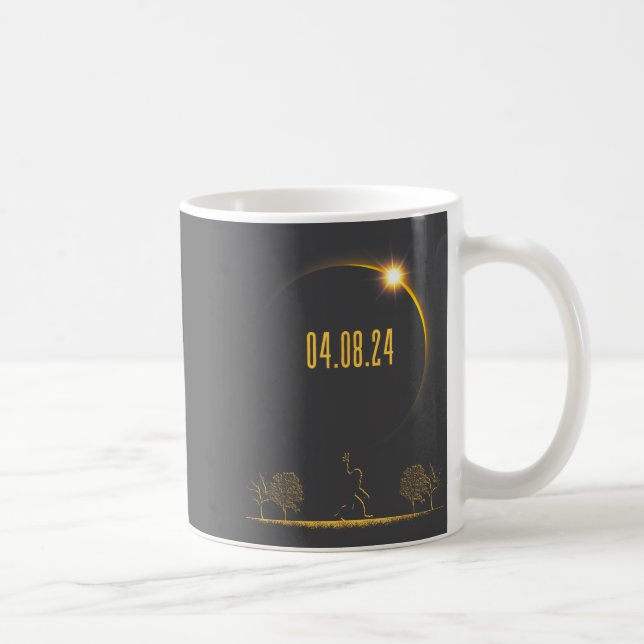 Caneca De Café Pé-grande 04.08.24 Eclipse Total do Sol 2024  (Direita)