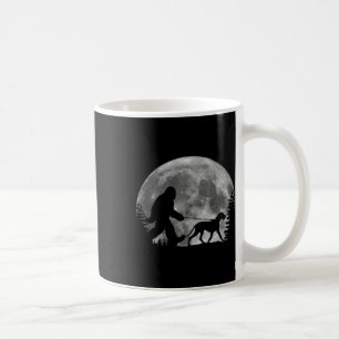 Caneca De Café Pé Grande Caminhando Um Cachorro Engraçado Moon