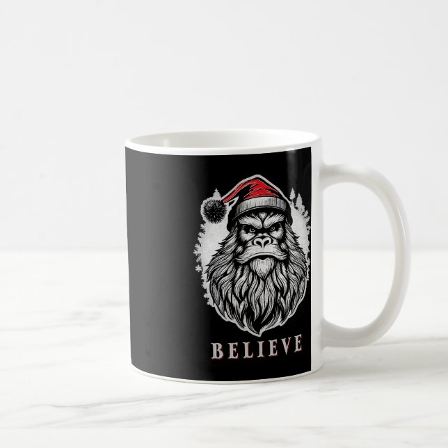 Caneca De Café Pé Grande Natal - Acredite em Pé Grande Vestindo S (Direita)