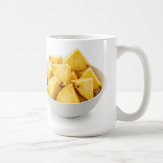 Caneca De Café pedaços de abacaxi numa tigela