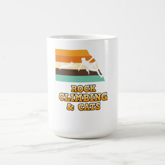 Caneca De Café Pedra Subindo E Gatos Subindo Em Montanha