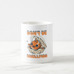 Caneca De Café Peixe Hilário em uma Arte de Concha