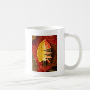 Caneca De Café peixes chatos, amarelos e vermelhos, com listras n