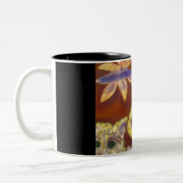 Caneca de café peludo adorável dos gatos