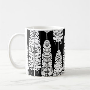 Caneca De Café Penas boho: padrão preto e branco
