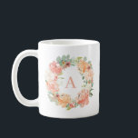Caneca De Café Pêonias e Eucalyptus Wreath Monograma<br><div class="desc">Uma caneca botânica branca. Apresenta uma camada floral de cor aquosa de pêssego pastel,  rosas de marfim e peões com eucalipto e outros acentos verdes. Personalize esta caneca floral adicionando um monograma. Esta caneca de peônia é perfeita como um presente personalizado.</div>