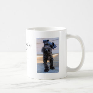 Caneca de café pequena do filhote de cachorro do