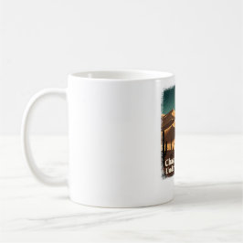 Caneca De Café Perseguindo Horizonte Sob O Céu Deserto