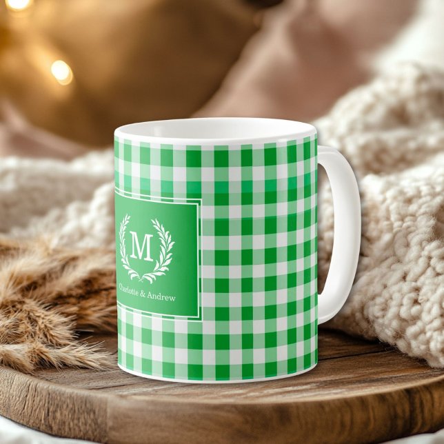 Caneca De Café Personalização do Monograma de Gingham Verde (Green Gingham Monogram Crest Custom Coffee Mug)