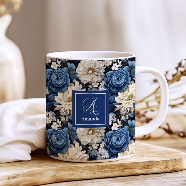 Caneca de Café Personalizada com Flores Azuis do D (Designer Blue Flowers Personalized Coffee Mug)
