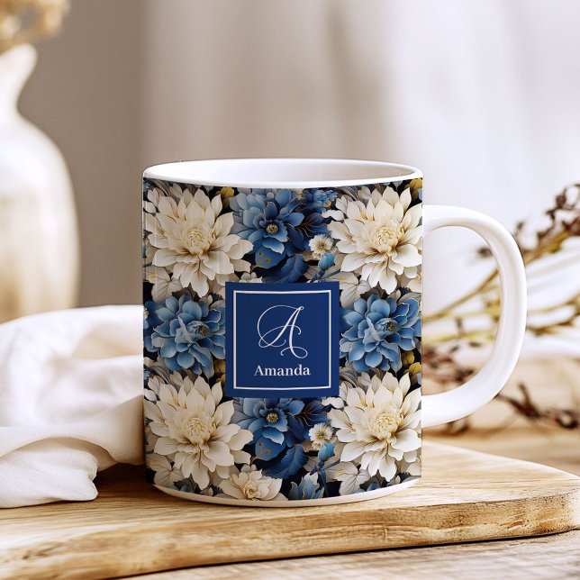Caneca de Café Personalizada Flores de Marfim Azul (Trendy Blue Ivory Flowers Personalized Coffee Mug)