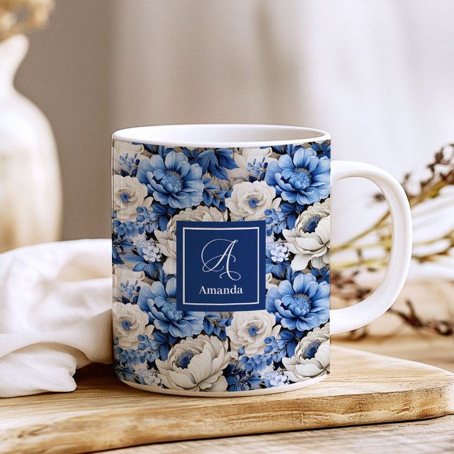 Caneca de Café Personalizada Luxo Flores de Marfim (Luxury Blue Ivory Flowers Personalized Coffee Mug)
