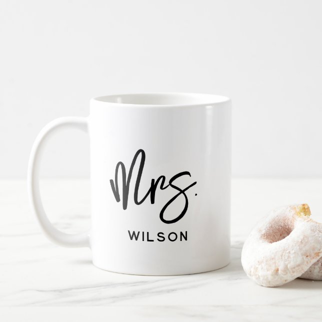 Caneca De Café Personalizada Sra. Sobrenome Modern (Com Donut)