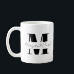 Caneca De Café Personalize seu nome inicial com caligrafia<br><div class="desc">Esta caneca de café personaliza seu nome inicial com caligrafia.</div>