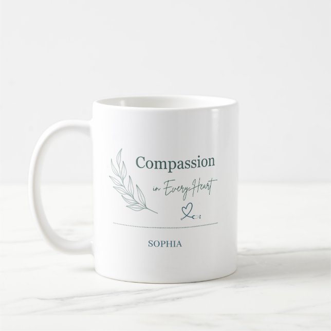 Caneca De Café Personalized Compassion in Every Heart Botanical (Esquerda)