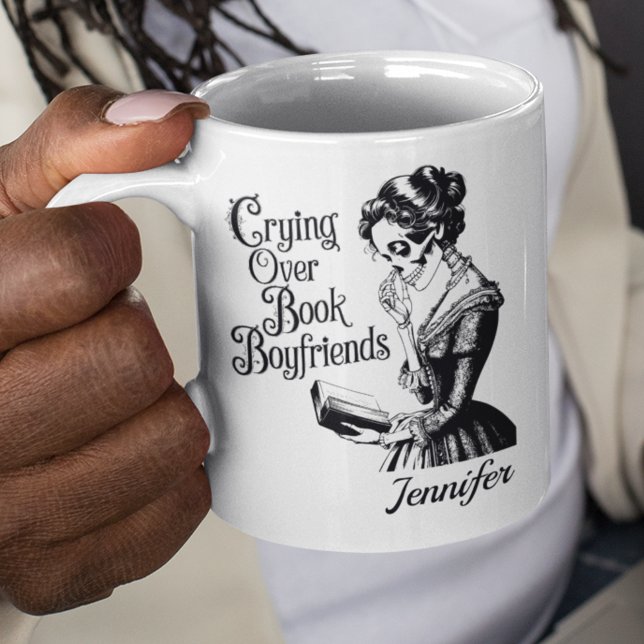 Caneca De Café Personalized Crying Over Book Boyfriends Bookworms (Crying over book boyfriends mug)