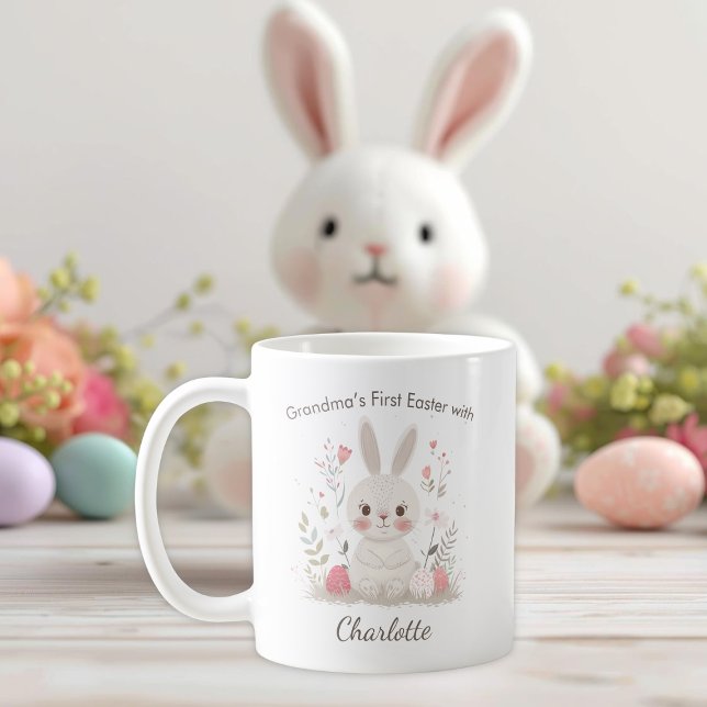 Caneca De Café Personalized Grandma’s First Easter Mug (Criador carregado)