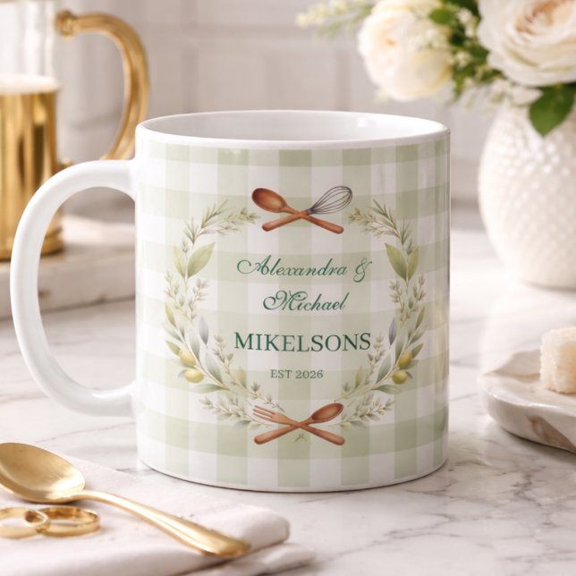 Caneca De Café Personalized Green Gingham Newlywed Wedding (Criador carregado)