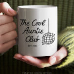 Caneca De Café Personalized Hand Drawn Cool Auntie Sister Gift<br><div class="desc">Introducing the Cool Auntie Club mug - your perfect way to share the exciting news of your pregnancy with your sister, best friend, or sister-in-law! This charming and one-of-a-kind mug, personalized with their name and the year, makes for an unforgettable reveal. Picture the look of surprise and delight as they...</div>