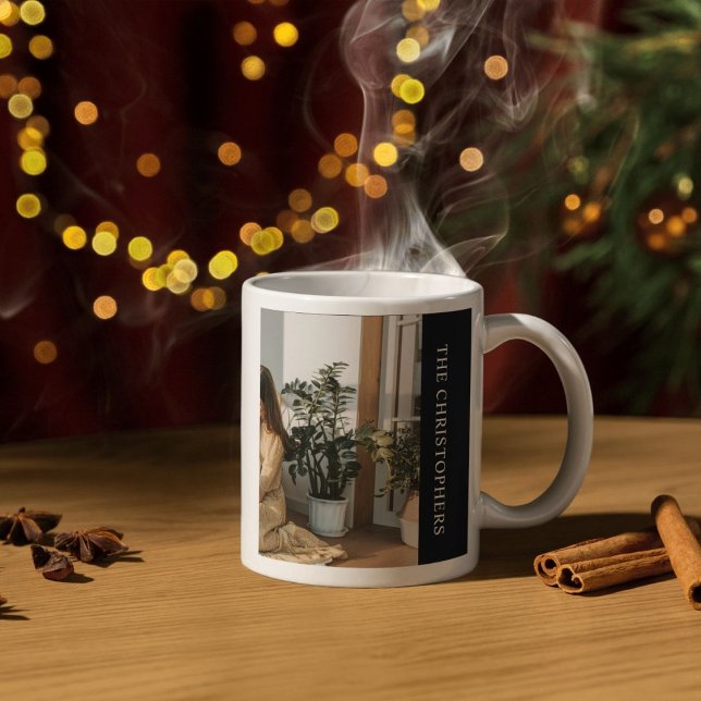 Caneca De Café Personalized Mug with Monogram and Family Photo (Criador carregado)