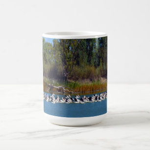 Caneca De Café Pescadores do Rio Murray: Uma Reunião Pelicana