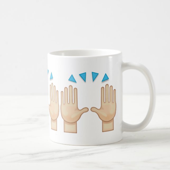 Caneca De Café Pessoa que levanta ambas as mãos na celebração (Direita)
