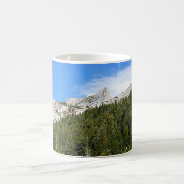 Caneca De Café Pico da Catedral em Tenaya Lake, Yosemite, CA (Centro)