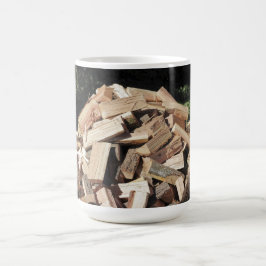 Caneca De Café Pilha de madeira desbastada fora