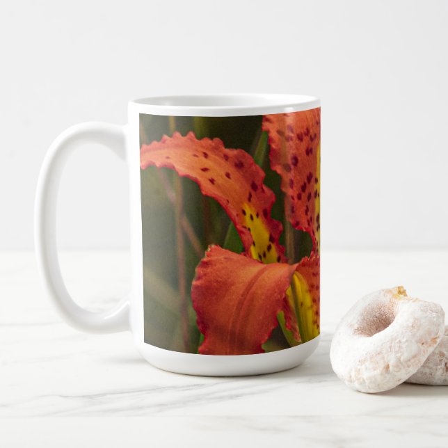 Caneca de café "Pine Lily" (Com Donut)