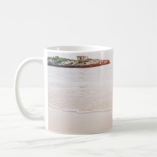 Caneca De Café Pineapple on sand near beach (Esquerda)