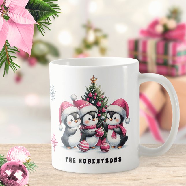 Caneca De Café Pinguins bonitos no Natal rosa (Criador carregado)