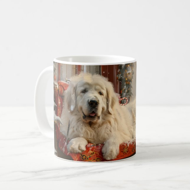 Caneca De Café Pirenéus excelentes Cães Natal Festivo (Frente Esquerda)