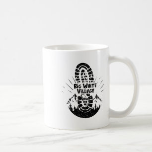 Caneca De Café Pista Na Grande Vila Branca De Esqui De Férias