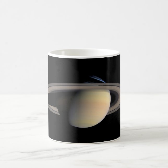 Caneca De Café Planeta Gigante de Gás Saturno Suniluminado pela C (Centro)