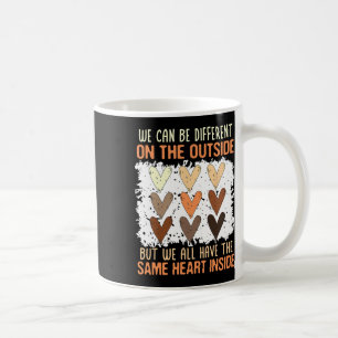 Caneca De Café Podemos Ser Diferentes No Exterior Da História Neg
