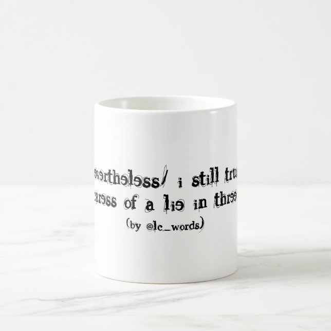 Caneca De Café poema sobre vida e mentiras (Centro)