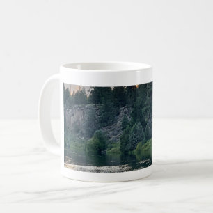 Caneca De Café Pôr do Sol Sobre um Rio