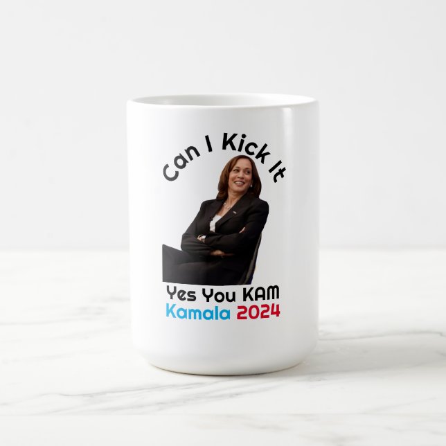 Caneca De Café Posso Chutar Kamala Harris 2024 T-Shirt? (Centro)