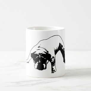 Caneca De Café Postura de bulldog cortada pela sombra em monocrom