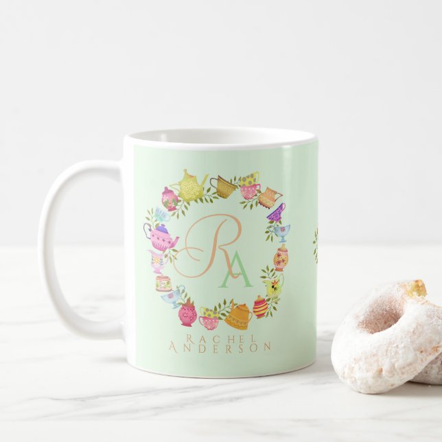 Caneca De Café Potes de chá e copos Monograma Pastel Green Mug (Com Donut)