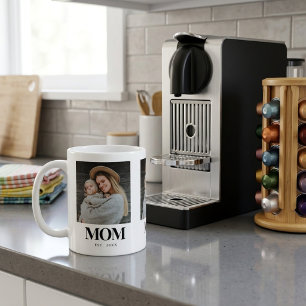 Caneca De Café Presente de Foto com Tipografia Preta Estabelecida