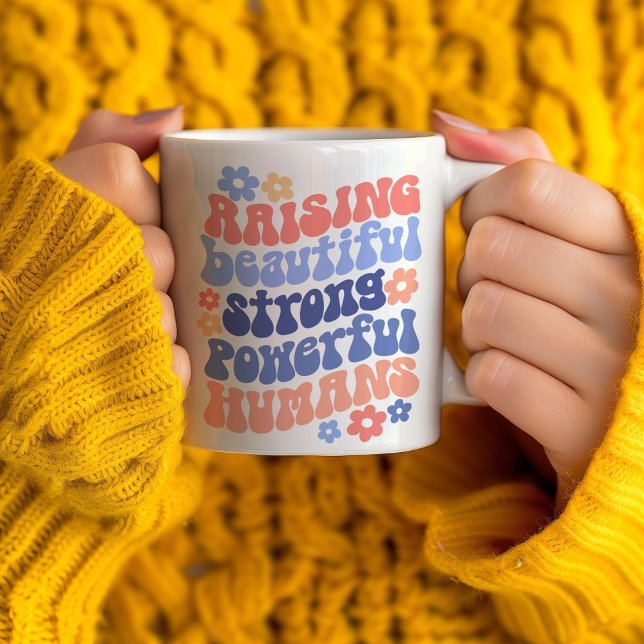 Caneca De Café Presente de Mãe Criando Filhos Fortes, Bonitos e P (Criador carregado)