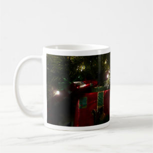 Caneca De Café Presentes sob a Árvore de Natal Feriado