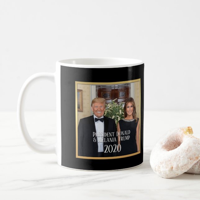 Caneca De Café Presidente Donald Trump & Melania Elegant 2020 (Com Donut)