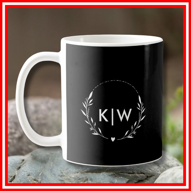 Caneca De Café Preto e Branco | Monograma de Iniciais Modernos (Black and White | Modern Initials Monogram Coffee Mug)